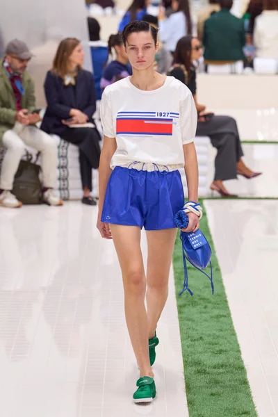 Look 25